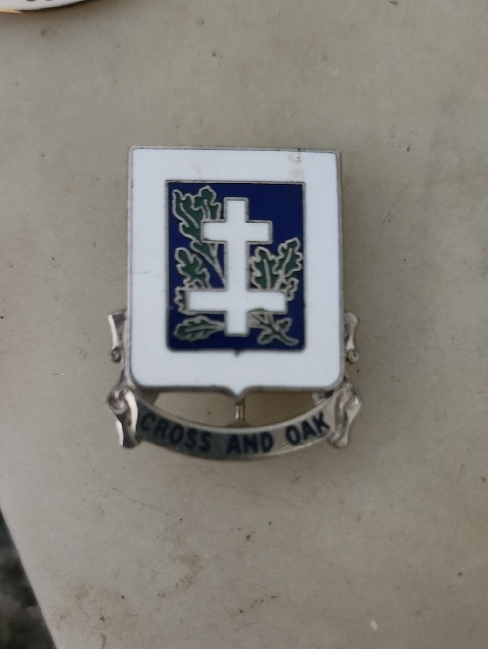Vtg 364th Infantry Regiment D.U.I Cross and Oak Enamel Badge Pin